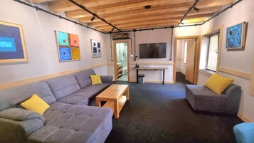 Down comforters, individually decorated, desk, soundproofing