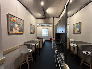 Mini-fridge, oven, stovetop, cookware/dishes/utensils - ART HOTEL 158 (Sofia)