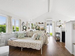 2 bedrooms, Internet