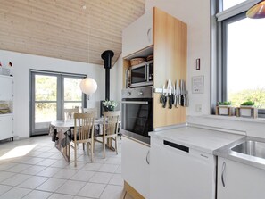 Køleskab, mikrobølgeovn, ovn, opvaskemaskine