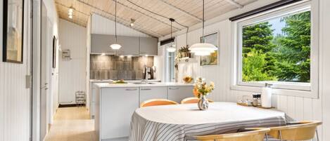 Réfrigérateur, micro-ondes, four, lave-vaisselle