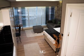 Estúdio standard | Individualmente decorados, individualmente mobiliados, escrivaninha