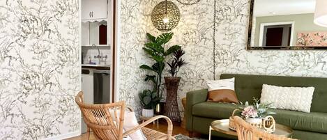 Smart TV, books, offices