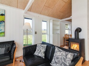 TV, caminetto, lettore DVD