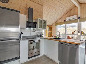 Fridge, microwave, dishwasher, cookware/dishes/utensils
