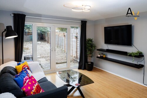 Flexible 2-Bed House: Ideal for Business Trips