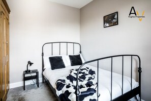 2 bedrooms, iron/ironing board, free WiFi, bed sheets