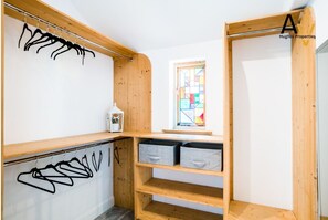 Interior - Comfortable 2-Bed House with Garden & Free Parking (Northampton)