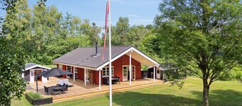 "Tia" - 1.4km from the sea by Interhome