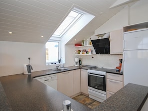 Fridge, oven, dishwasher, cookware/dishes/utensils