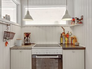 Fridge, microwave, dishwasher, cookware/dishes/utensils