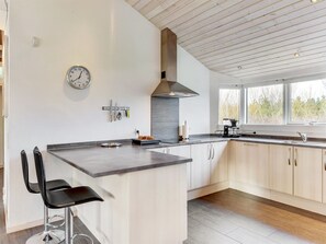 Fridge, microwave, dishwasher, cookware/dishes/utensils