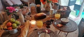 Suite Noelie, son Ecran de Cinema et sa Baignoire d Époque