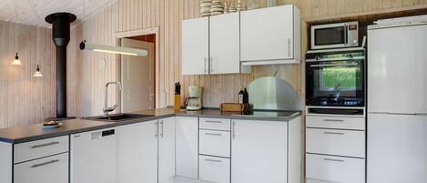 Fridge, microwave, dishwasher, cookware/dishes/utensils