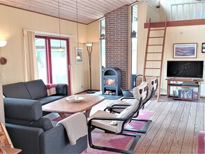 TV, fireplace, DVD player