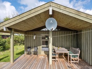 Outdoor dining - "Aiva" - 1.5km from the sea by Interhome (Løkken)
