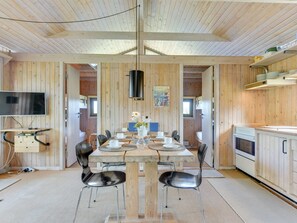 Dining - "Aiva" - 1.5km from the sea by Interhome (Løkken)