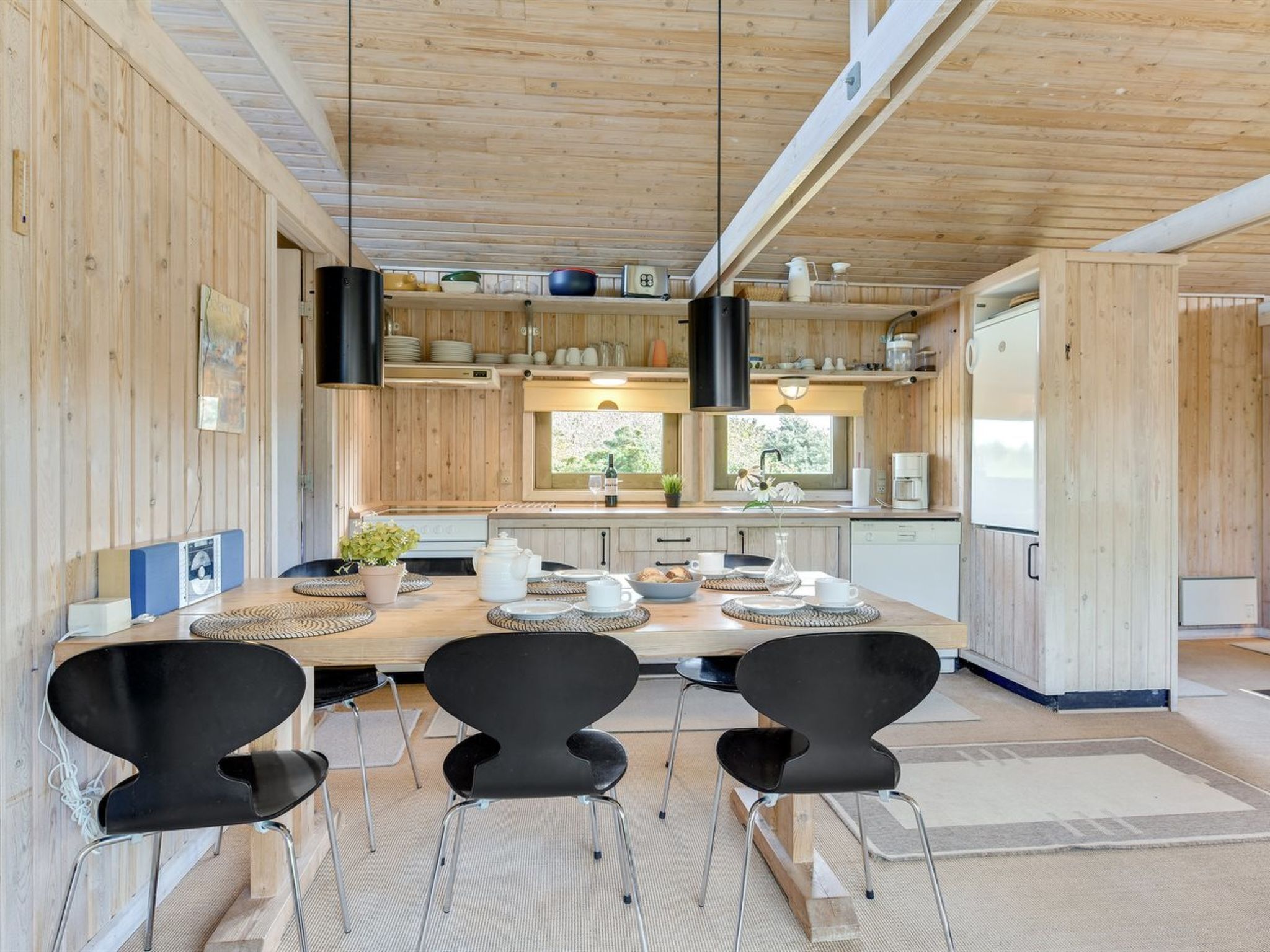 Fridge, oven, dishwasher, cookware/dishes/utensils