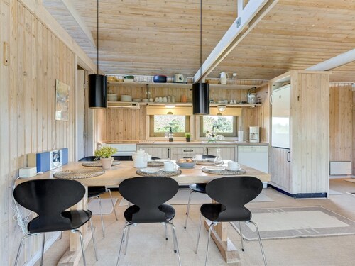 "Aiva" - 1.5km from the sea by Interhome