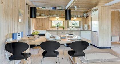 "Aiva" - 1.5km from the sea by Interhome