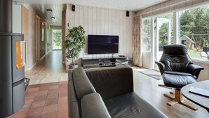 TV, peis og DVD-spiller