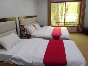 Standard-Doppelzimmer | Schallisolierte Zimmer, Bügeleisen/Bügelbrett, kostenloses WLAN