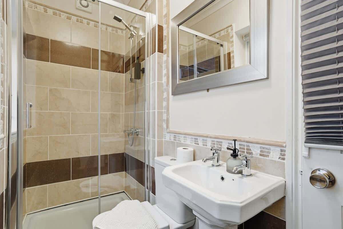 Shower, hair dryer, shampoo