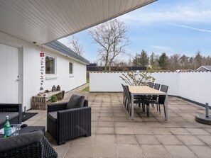 Outdoor dining - "Helja" - 125m from the sea by Interhome (Hals)