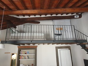 1 Schlafzimmer, Schreibtisch, Bügeleisen/Bügelbrett, Reisekinderbett