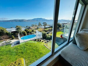 Interior - Seaside Chic Villa with Breathtaking Ocean Views (Howrah)