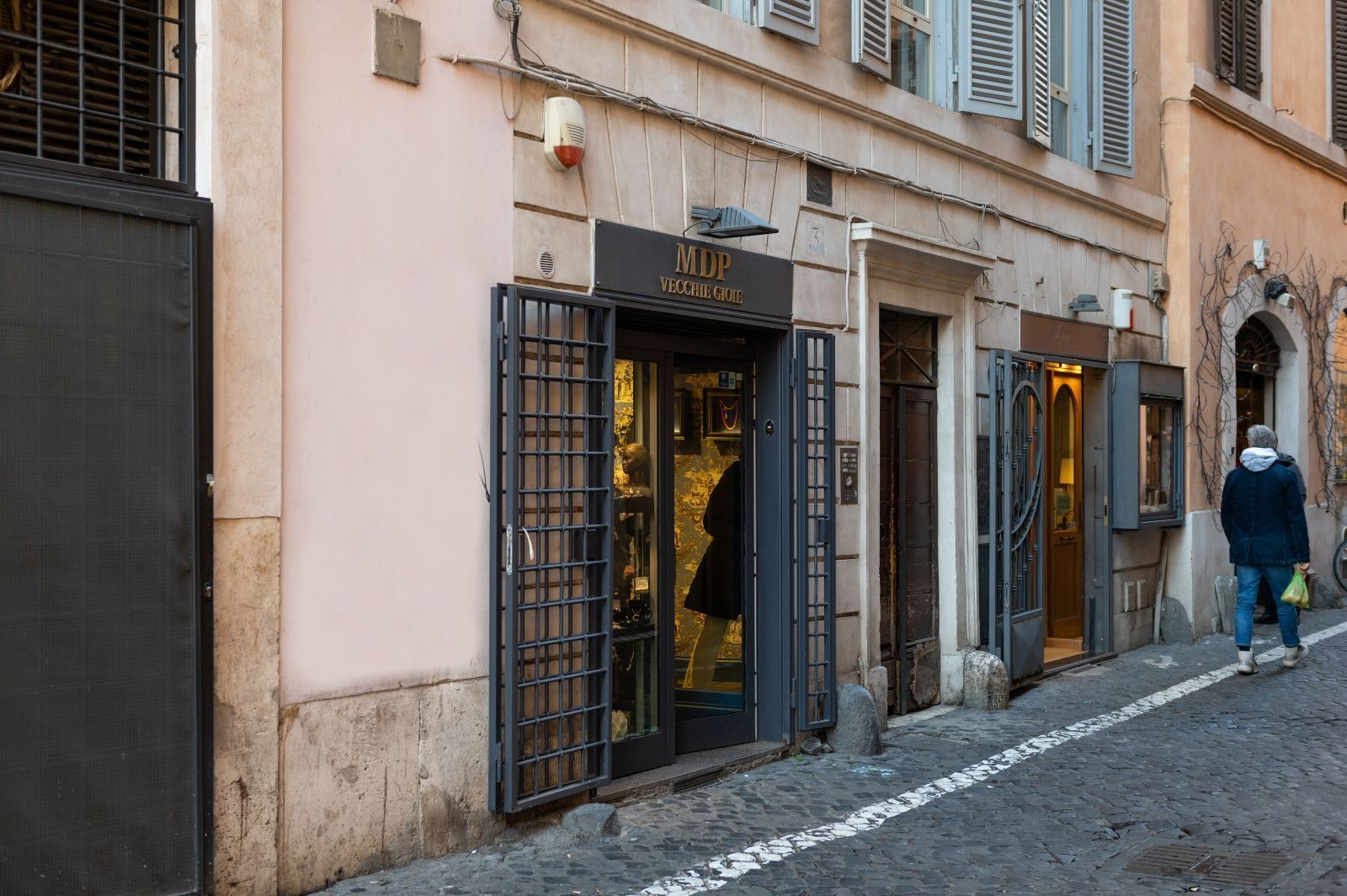 تفاصيل الفندق من الخارج