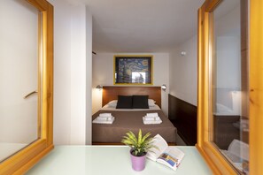 1 bedroom, iron/ironing board, travel cot, free WiFi