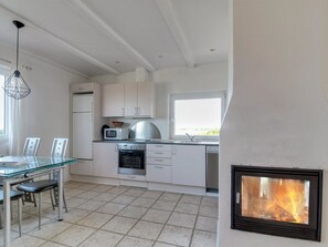 Fridge, microwave, dishwasher, cookware/dishes/utensils - "Botilla" - 150m from the sea by Interhome (Blåvand)