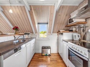 Fridge, microwave, dishwasher, cookware/dishes/utensils - "Hemfrith" - 800m to the fjord by Interhome (Ringkøbing)