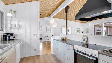 Réfrigérateur, micro-ondes, four, lave-vaisselle