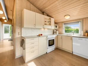 Fridge, microwave, dishwasher, cookware/dishes/utensils