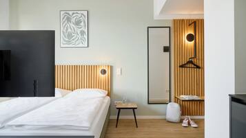 Superior-Studio | Hochwertige Bettwaren, laptopgeeigneter Arbeitsplatz
