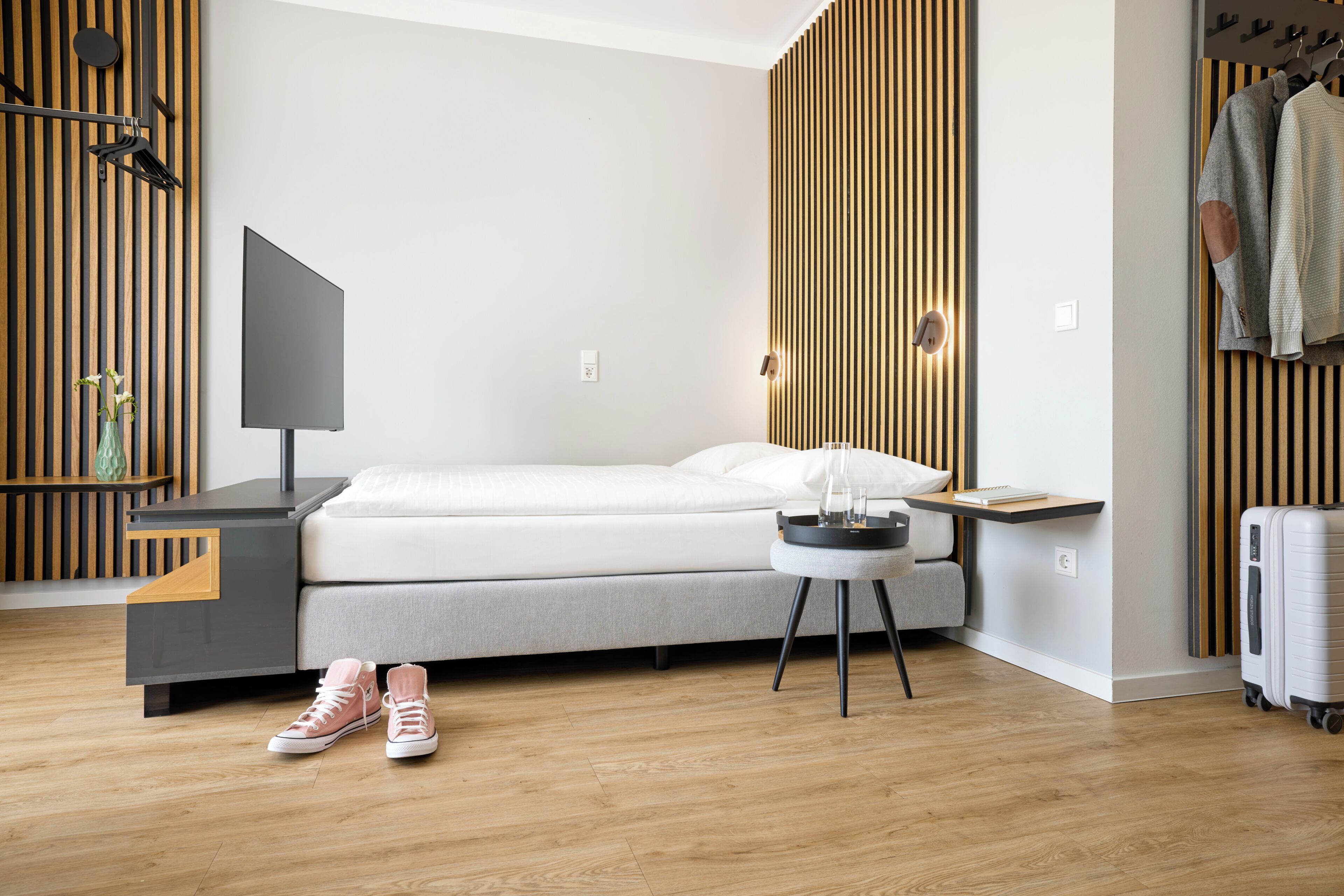 Monolocale comfort | Biancheria da letto di alta qualità, postazione laptop, tende oscuranti