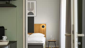 Apartment, Balcony | Premium bedding, laptop workspace, blackout curtains, soundproofing