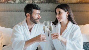 Ropa de cama de alta calidad, colchones Select Comfort y minibar