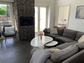 Fernseher, Kamin
