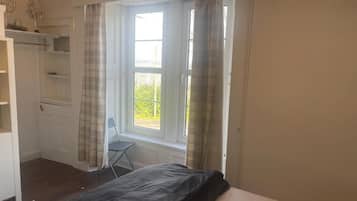 1 habitación, wifi y ropa de cama