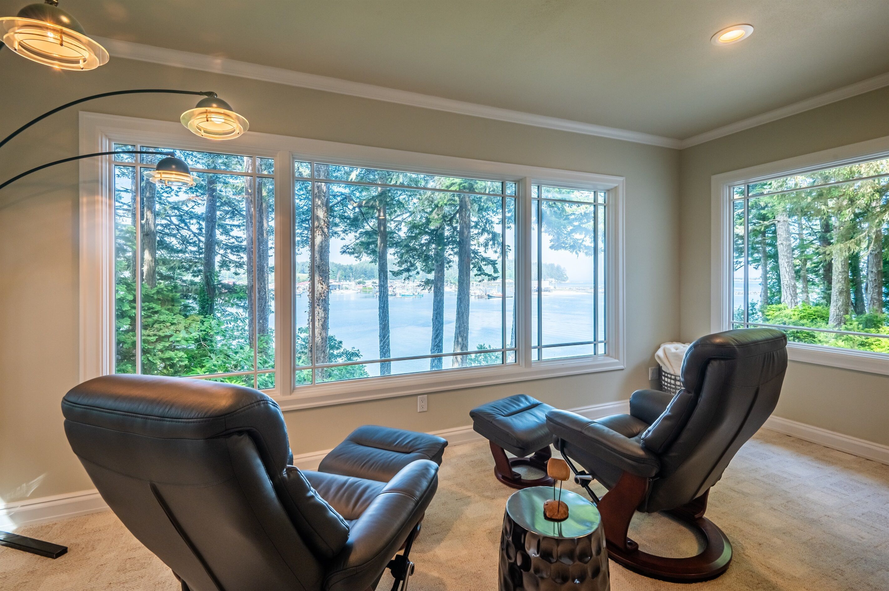 المنشأة من الداخل