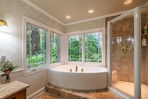 Combined shower/bathtub, hair dryer, towels - Harbor Mist - Incredible Views and Private Beach (Coos Bay)