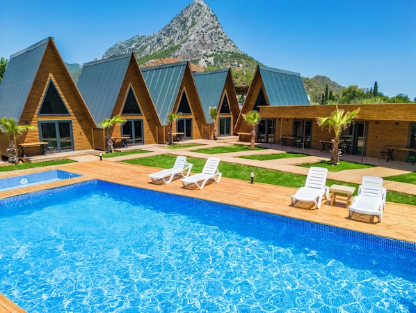 Konaklama yerinin ön cephesi