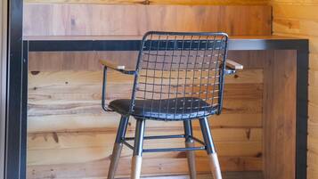 Basic Room | Living area | Flat-screen TV