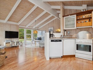 冰箱、微波炉、洗碗机、厨具/餐具