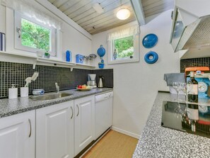 Fridge, microwave, dishwasher, cookware/dishes/utensils