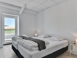 3 bedrooms, Internet