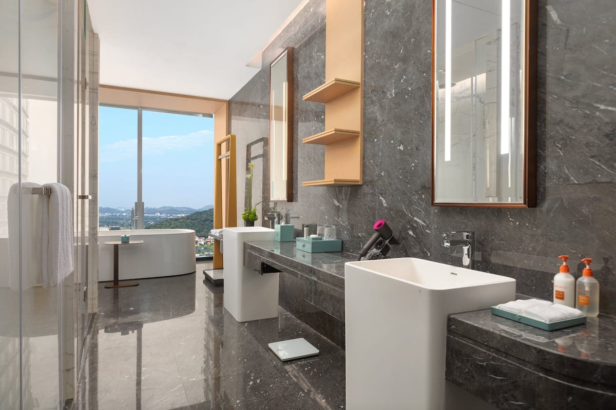 Suite presidencial, 1 cama King size | Ropa de cama de alta calidad, edredón y minibar